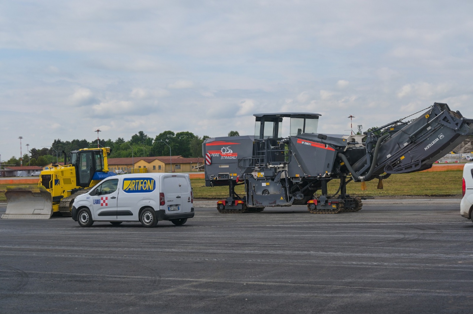 MALPENSA VISITA CANTIERE RIFACIMENTO PISTA 35L