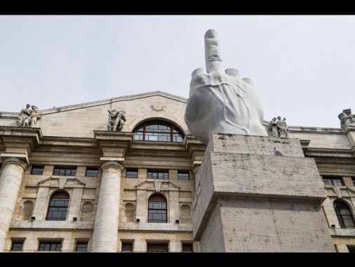 Borsa: Milano fiacca con l'Europa in attesa della Fed