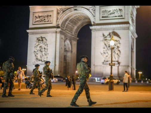 La Francia alza il livello di allerta attentati dopo Mosca