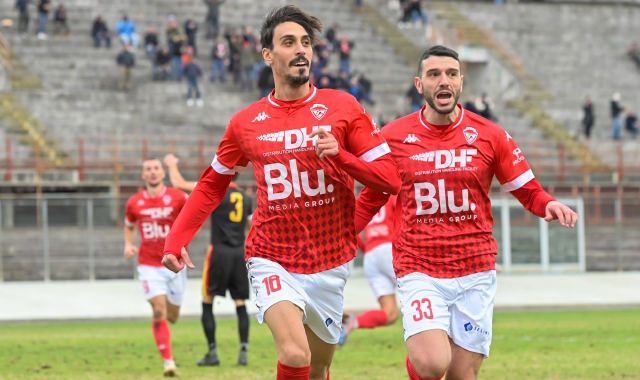 Calcio, Varese corsaro a Tortona