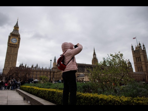 Entra in vigore la stretta post Brexit sui visti di lavoro in Gb