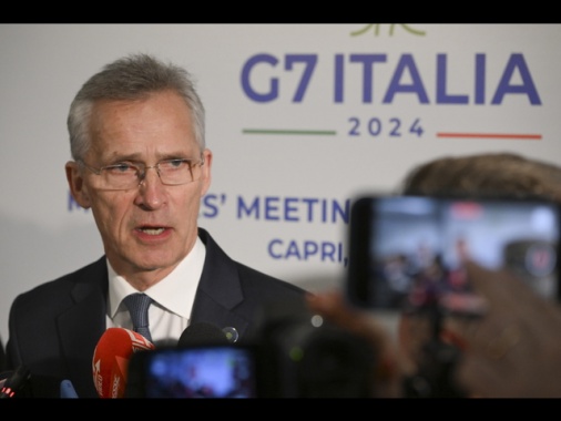 Stoltenberg, 'daremo sistemi di difesa aerea Nato a Kiev'