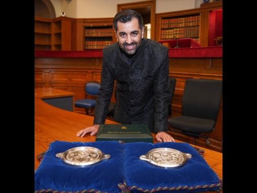 Il leader scozzese Humza Yousaf annuncia le dimissioni