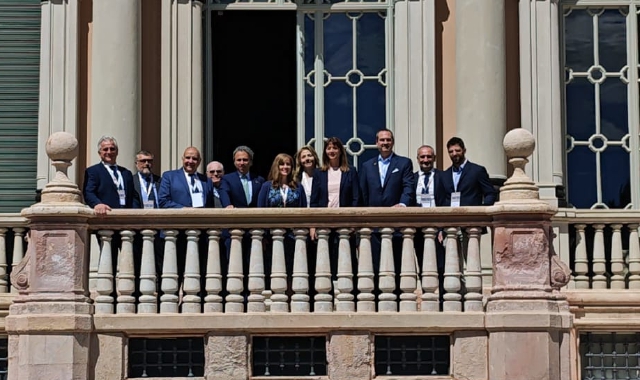 Gli attimi che hanno preceduto la riunione all’interno poi di Villa Ponti  (foto Matteo Canevari)