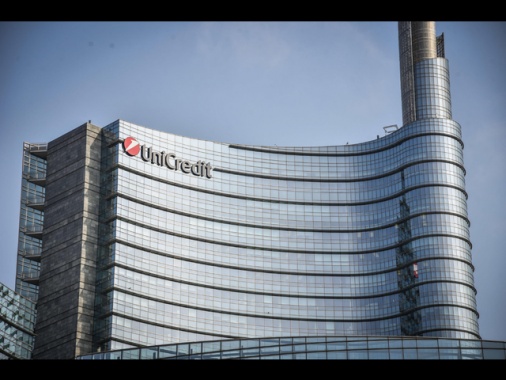 Unicredit compra il 4,5% di Commerzbank per 702 milioni