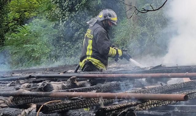 Le operazioni di spegnimento dell’incendio