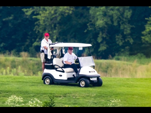 Spari vicino a campo da golf di Trump,'ex presidente al sicuro'