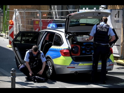 Nuova esplosione in un negozio a Colonia, ferito passante