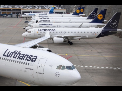 Lufthansa prolunga sospensione dei voli in Medio Oriente