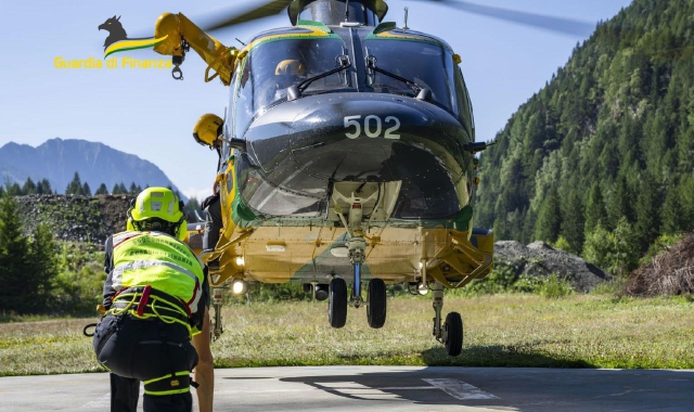 Ricerche, soccorsi, salvataggi: l’estate in volo delle Fiamme gialle