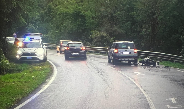 Malnate, scontro fra auto e moto: ferito 36enne