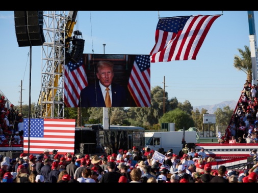L'uomo armato al comizio di Trump, sono un suo fan al 100%