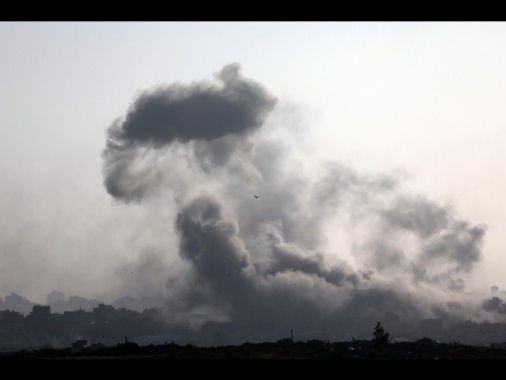 Hamas, 'raid israeliano su scuola a Jabalya, 19 morti'