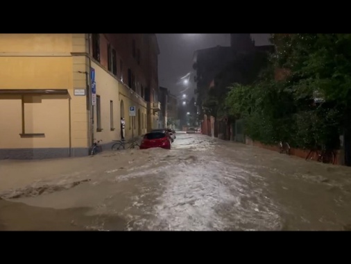 Un disperso dopo l'alluvione nel Bolognese