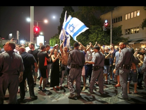 Sirene d'allarme nel centro di Tel Aviv