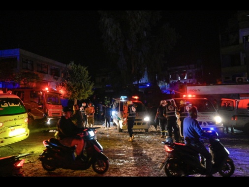 Libano, '13 morti in raid vicino a un ospedale di Beirut'