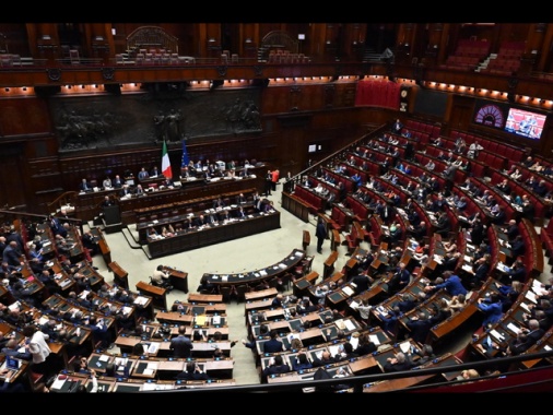 Opposizioni, Meloni venga in Aula su Albania, 