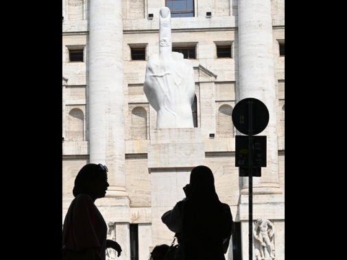 Borsa: Milano apre in leggero ribasso (-0,17%)