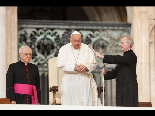 Il Papa, la Palestina sta soffrendo attacchi inumani