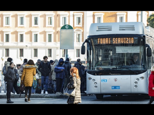 Lunedì stop bus e metro a Roma, l'8/11 è sciopero nazionale