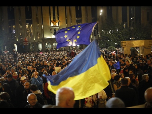 Migliaia in piazza a Tbilisi contro il risultato delle elezioni