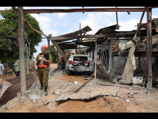 Razzi nel centro di Israele, i feriti a Tira sono 11