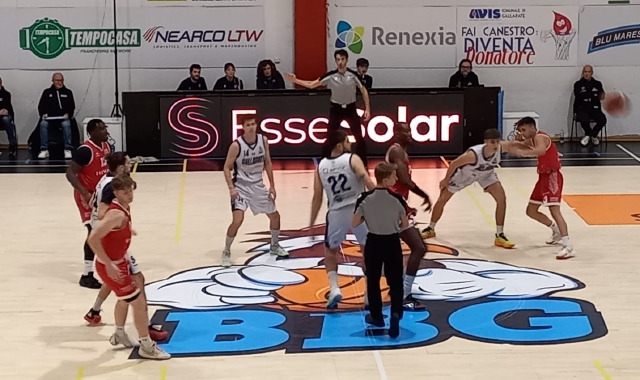 Il match tra Gallarate e Varese