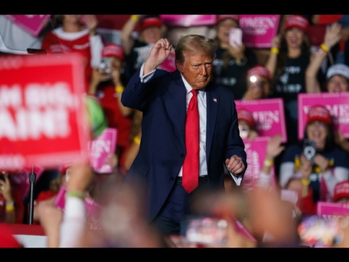 Usa 2024, Trump: bisognerebbe mettere Harris su ring con Tyson