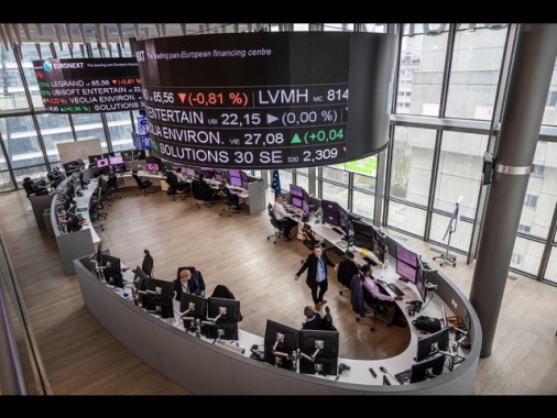Borsa: l'Europa chiude in negativo, Parigi -1,17%