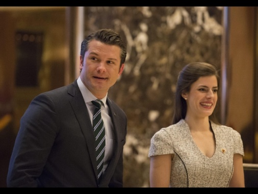 Usa, Trump nomina a sorpresa Pete Hegseth capo del Pentagono