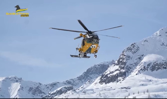 Intrappolati nella neve al Devero: salvati con l’elicottero