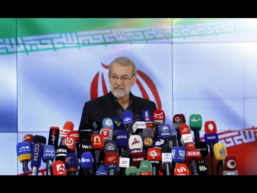 Arrivato a Beirut Larijani, consigliere di Khamenei