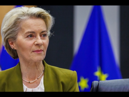Von der Leyen, 'il G7 è al fianco della coraggiosa Ucraina'