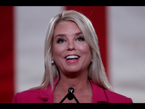 Pam Bondi, fedelissima di Trump al ministero della Giustizia