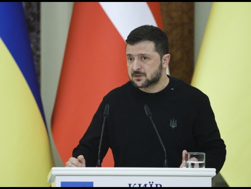 Zelensky, 'tregua possibile con l'Ucraina sotto l'ombrello Nato'
