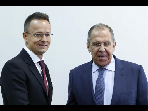 Ministro degli Esteri ungherese a Mosca, vede Lavrov