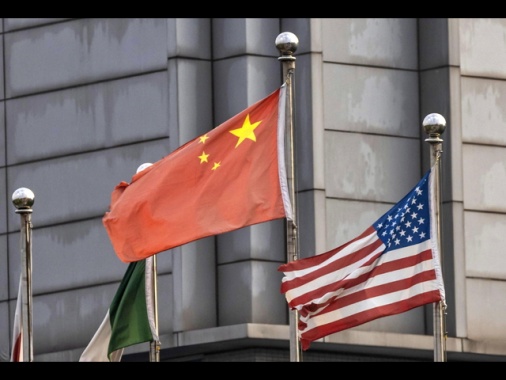 Cina, stop all'export verso Usa di materiali per microchip