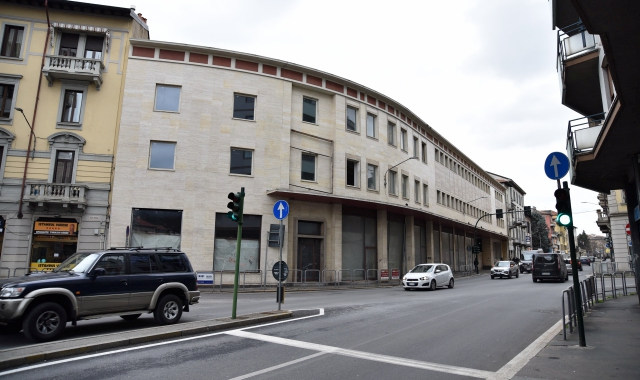 Lavori di riqualificazione in vista per l’edificio che ospitava l’ex Consorzio agrario (foto Puricelli - Blitz)