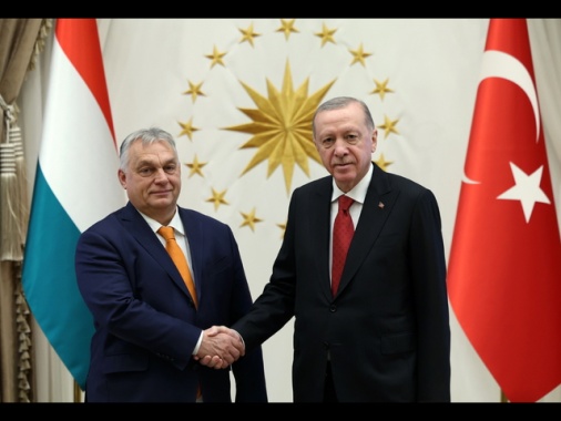 Erdogan, 'cooperare con l'Ue per ricostruire la Siria'