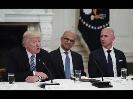 Amazon dona 1 milione di dollari per l'insediamento di Trump