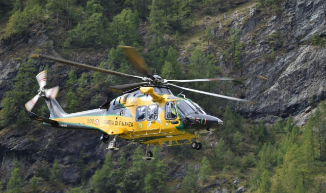 Voli panoramici senza autorizzazioni: sanzioni a 4 scuole di volo