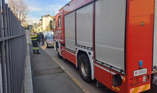 Furgone contro auto dei carabinieri: grave 45enne, travolta una donna