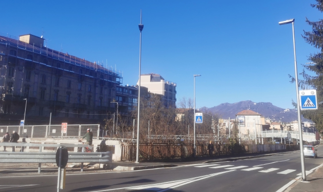 Il cielo blu di fine dicembre sopra Varese