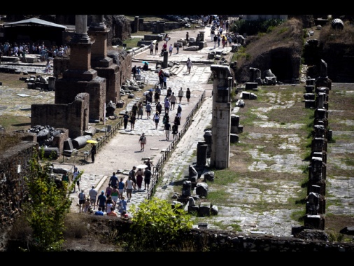 Turismo, 458,5 milioni presenze nel 2024 con +2,5% sul 2023