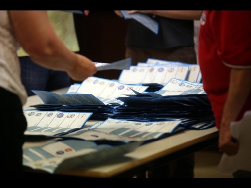 Bigliettini per controllare voto Asti, bagarre giudiziaria