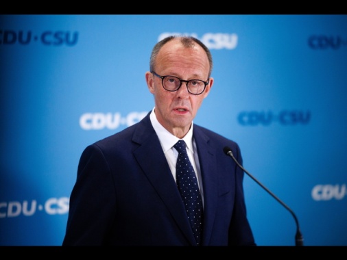 Merz, 'cambiare il diritto d'ingresso e di asilo in Germania'