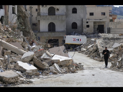 Un morto per fuoco israeliano nel sud del libano