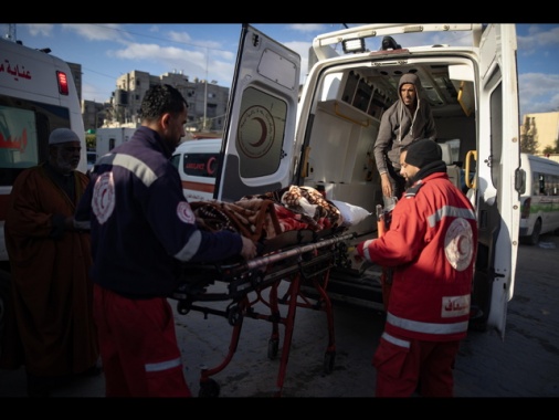 Riapre valico Rafah, attraversano 50 bimbi palestinesi feriti