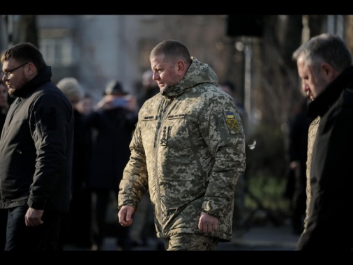'Trump vuole liberarsi di Zelensky, Zaluzhny in pole'