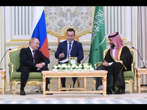 Putin sente bin Salman, al centro rapporti con Usa e Opec